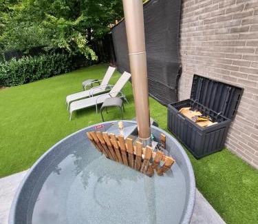 Luyksgestel Villa | Forest Bungalow Gated and Private