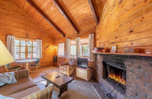Christopher Creek House | Forest Cabin 2 Birds Nest