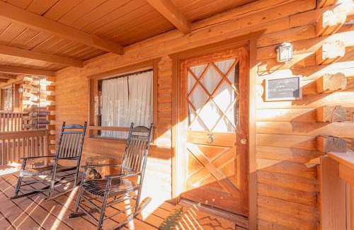 Christopher Creek House | Forest Cabin 3 Bear's Den