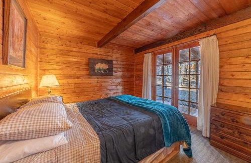 Christopher Creek House | Forest Cabin 3 Bear's Den
