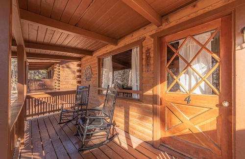 Christopher Creek House | Forest Cabin 4 Cowboys Dream