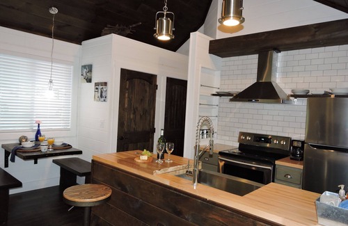 Mineral Bluff House | FOREST COTTAGE- PERFECT COUPLE'S GETAWAY- washer/dryer