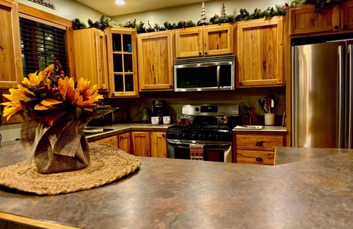 Confluence Cabin | Forest Creek Lodge · VOTED #1! LAUREL HIGHLANDS MOST BEAUTIFUL