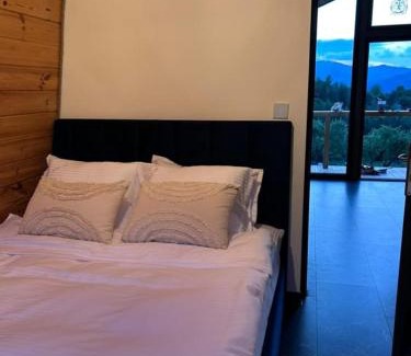 Moieciu Cabin | Forest Cuib