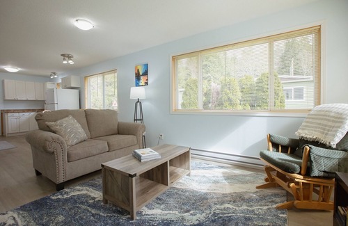 Tofino House | Forest Edge-Chesterman, OD Shower, Firepit, Bike Path