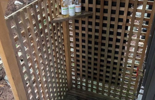 Garden Bay Cabin | FOREST ESCAPE - PENDER HARBOUR