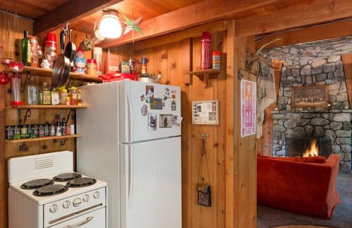 Forest Falls Cabin | Forest Falls Creekside Cabin