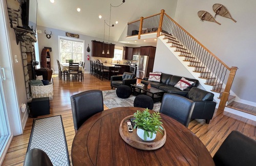 Necedah House | Forest Haven Cabin – 5 Acres Near Lakes, Fire Pit, Ping Pong Table & Outdoor Fun