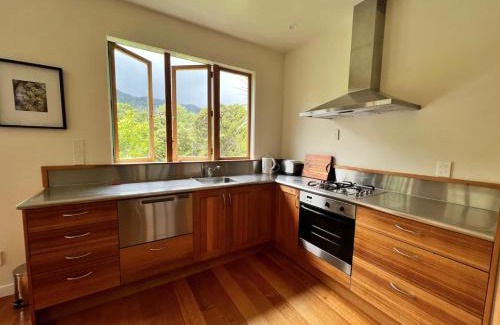 Coromandel Apartment | Forest Hideaway ~ Rustic