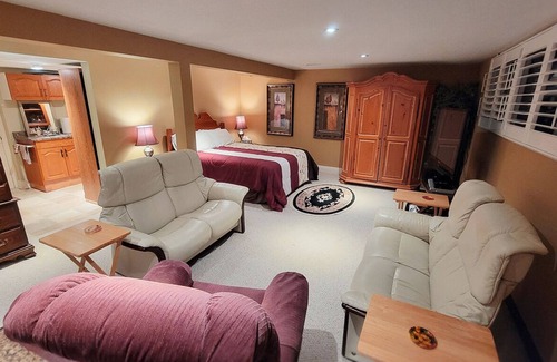 Kitchener Bed & Breakfast | Forest Hill Bed & Breakfast
