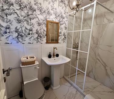 Valea Iasului House | Forest House Retreat
