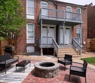 St. Louis Apartment | Forest park, Science Center, BJC & CWE restaurants