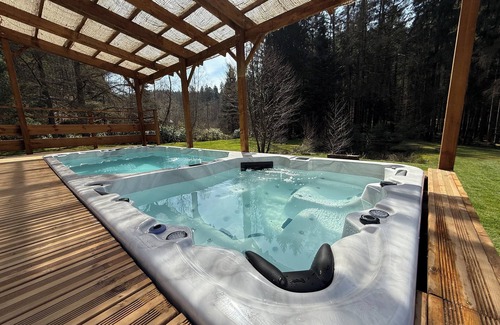 Jeanmenil Villa | Forest setting with swim spa