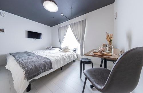 Tomigaya Apartment | Forest Side Yoyogi Park 202