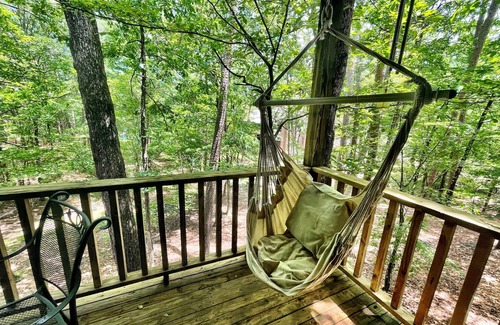 Mount Ida Condo | Forest view 2 bed/bath condo on Lake Ouachita by RedAwning