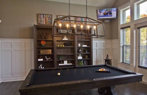 Westerville Apartment | Forest View 2BR | Fast WiFi | W/D | Pool | Gym!