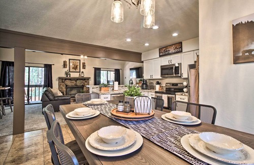 Pinetop Apartment | Forest-view Balcony: Pinetop-lakeside Condo