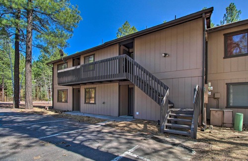 Pinetop Apartment | Forest-view Balcony: Pinetop-lakeside Condo