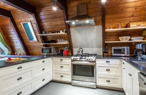 Glacier House | Forest View Chalet