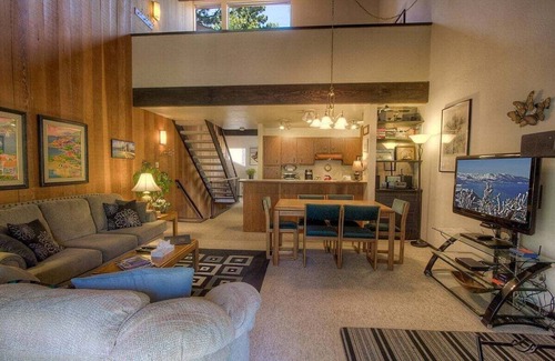 Kings Beach Condo | Forest View Townhouse - Comm Pool & Tennis KWC0655