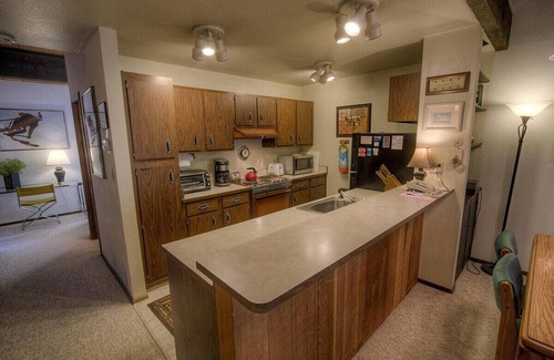Kings Beach Condo | Forest View Townhouse - Comm Pool & Tennis KWC0655