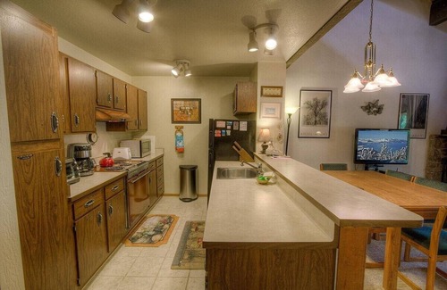 Kings Beach Condo | Forest View Townhouse - Comm Pool & Tennis KWC0655