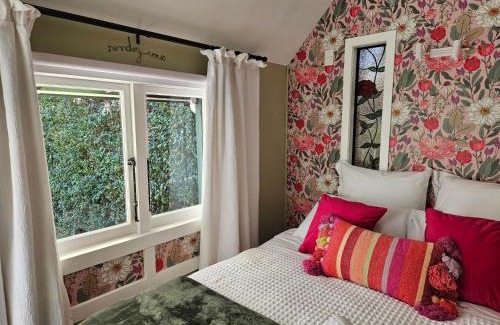 Paihia Other | Forest Waters Raspberry Dream Cabin