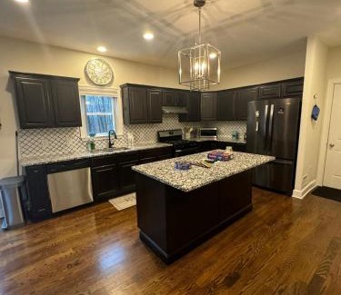 Belle Mead House | Forest Wonderland Sanctuary-Gourmet Ktchn, Fire pit, Jacuzzi tub