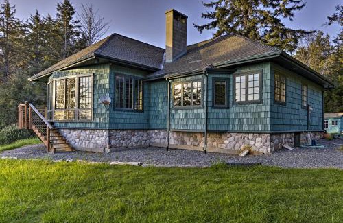 Port Orford House | Forested Gold Beach House with Panoramic Ocean Views