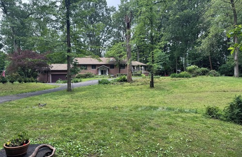 Great Falls House | Former family residence on 5 acres