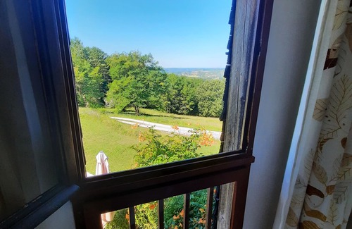 Marnac House | Former tobacco drying shed overlooking the Dordogne river