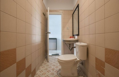 Chinatown House | Formerly Reddoorz Plus Near Jakarta Kota Station