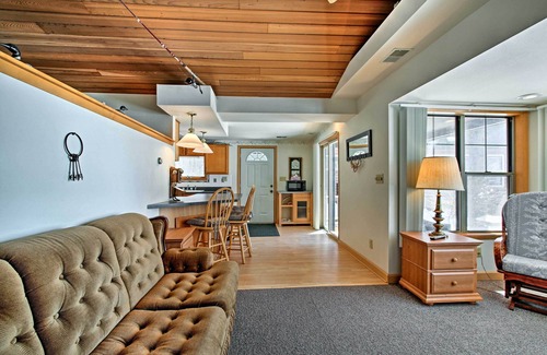 Lake Koshkonong Cottage | Fort Atkinson Cottage on Lake Koshkonong w/Deck!