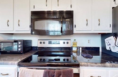Oak Grove House | Fort Campbell Family & Pet Stays by thegate4house
