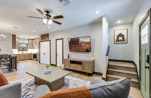 San Angelo House | Fort Concho/2 BR-2.5 BA/New!