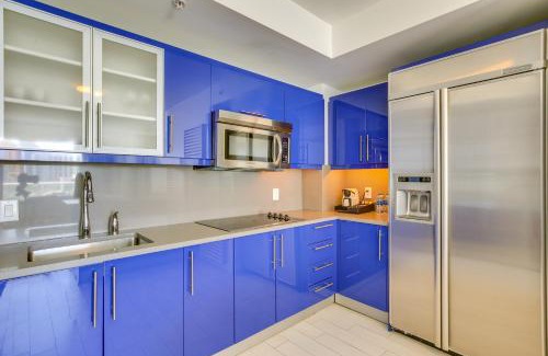Central Beach Apartment | Fort Lauderdale Condo with Veranda and Ocean View!
