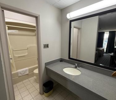 Mississauga Hotel | Fort York Motel