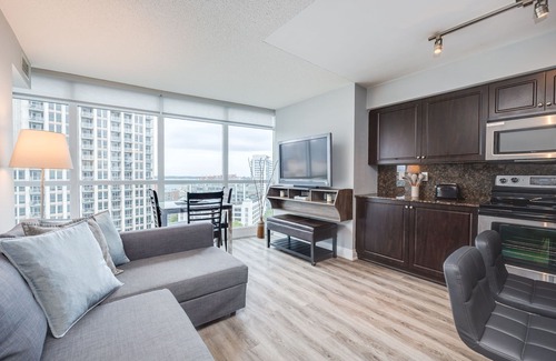 Fort York Apartment | Fort York Suites