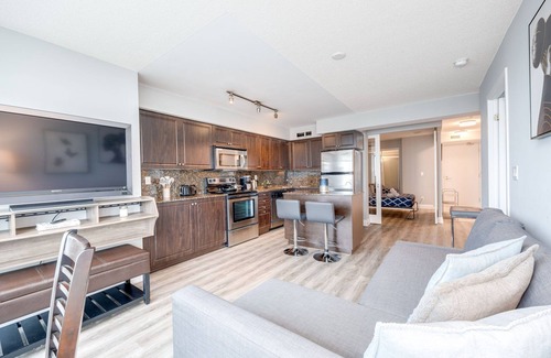 Fort York Apartment | Fort York Suites