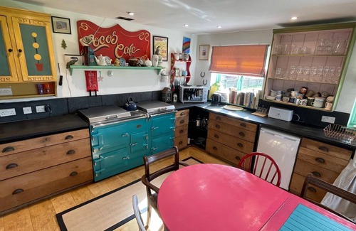 Faringdon House | Forty's Farm, a quirky, rustic retreat