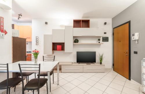 Rozzano Apartment | Forum Assago 5 min - APT with Double Terrace