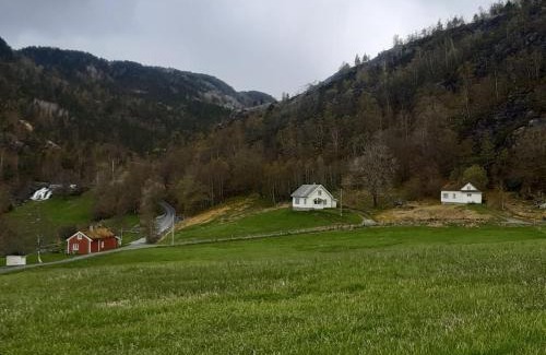 Hjelmeland House | Fossane gard