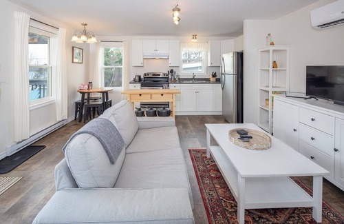 Egerton Apartment | Fossil Farms - Stay, Relax and Dine with Us