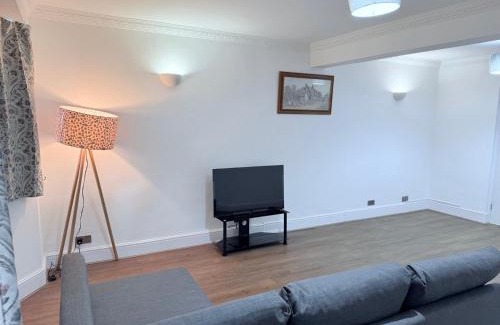 Heath Apartment | Fountain House and Bell House