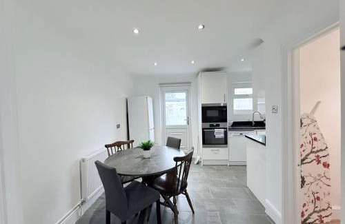 Heath Apartment | Fountain House and Bell House
