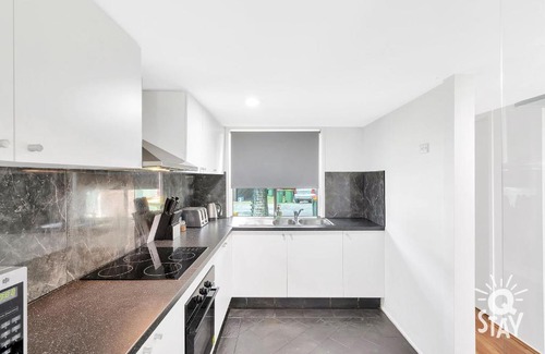 Nerang Apartment | Fountain View Estate - QSTAY