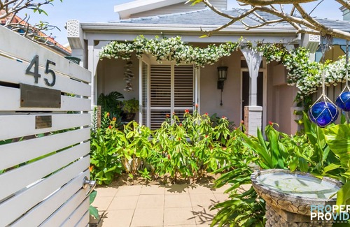 Manly House | Four Bed Tropical Oasis with Spa in Manly!