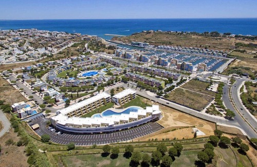 Patio Villa | Four bed villa with pool in Albufeira.
