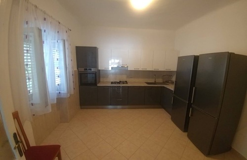 Zastrazisce Apartment | Four-bedroom apartment near beach Cove Vela Stiniva, Hvar (A-19895-a)