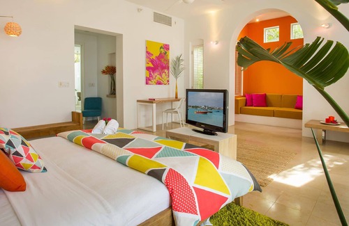 West End Village Villa | Four Bedroom Estate-like Villa